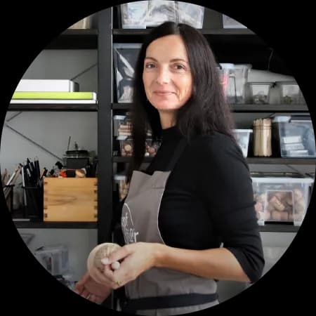 Heike Rippich in ihrer Werkstatt